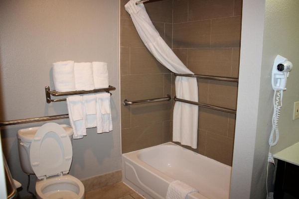 Boca Suites Deerfield Beach, SureStay Collection by BW image 7